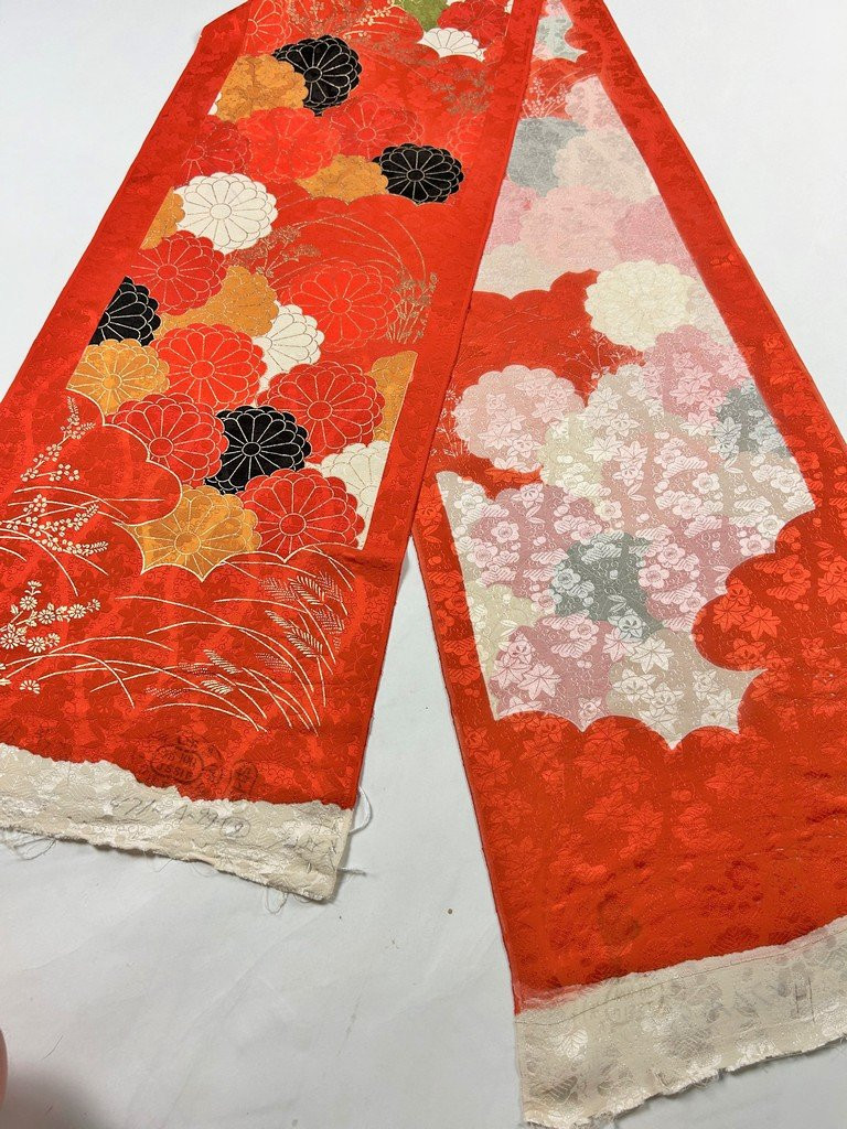 Métrage complet d'un damas de soie imprimé à l'or pour Kimono - Japon Circa 1950-1960-photo-4