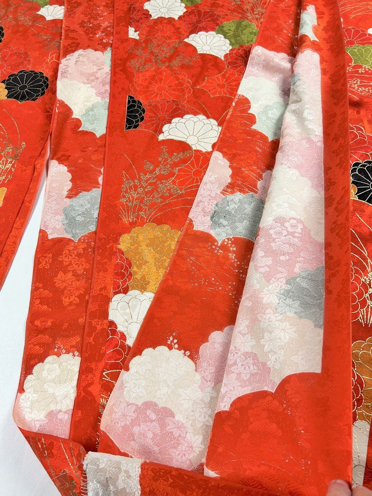 Métrage complet d'un damas de soie imprimé à l'or pour Kimono - Japon Circa 1950-1960-photo-2