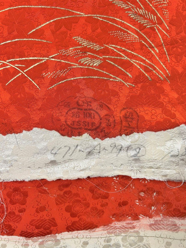 Métrage complet d'un damas de soie imprimé à l'or pour Kimono - Japon Circa 1950-1960-photo-3