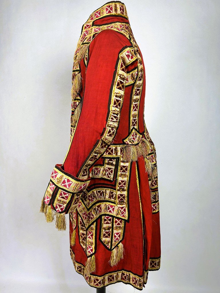 Grand Habit de Livrée princière en drap de laine rouge à rubans couronnés - Circa 1700-1750-photo-3