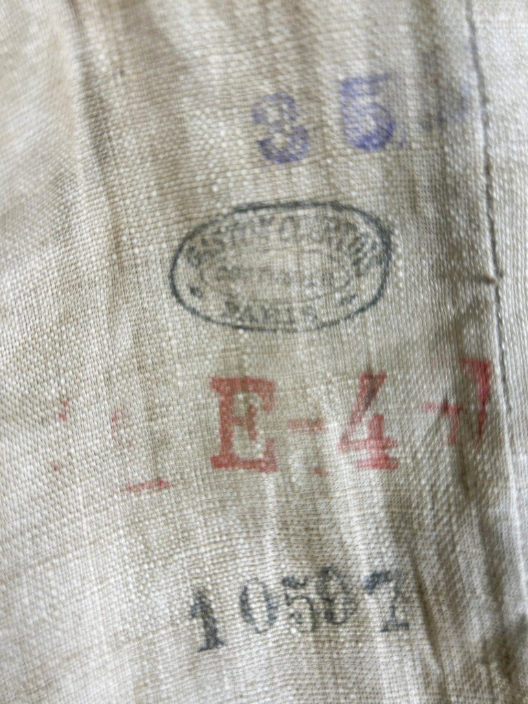 Grand Habit de Livrée princière en drap de laine rouge à rubans couronnés - Circa 1700-1750-photo-8