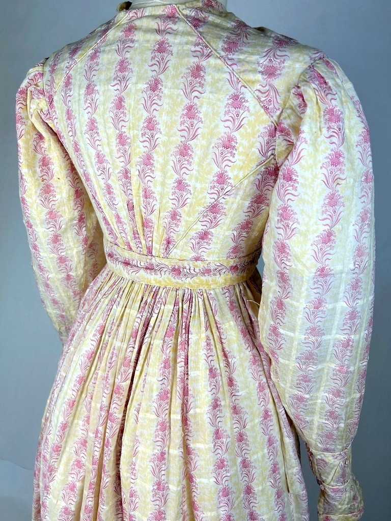 Robe d'été en mousseline imprimée - Angleterre période Regency Circa 1820