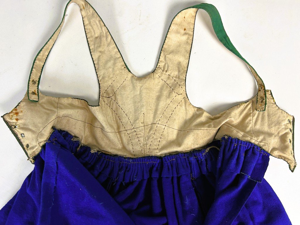  Une robe alsacienne en drap de laine bleu et corset de soie Circa 1900-1920-photo-8