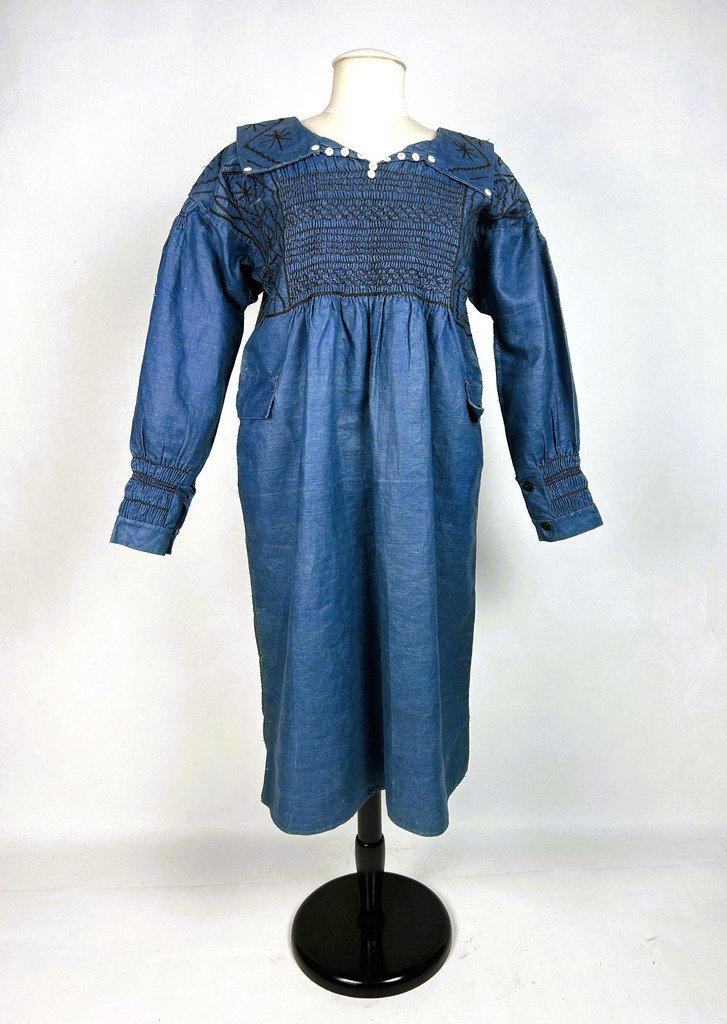 A Blouse Dress In Glazed And Smocked Indigo Linen - England, Edwardian Period, Late 19th Century-photo-2