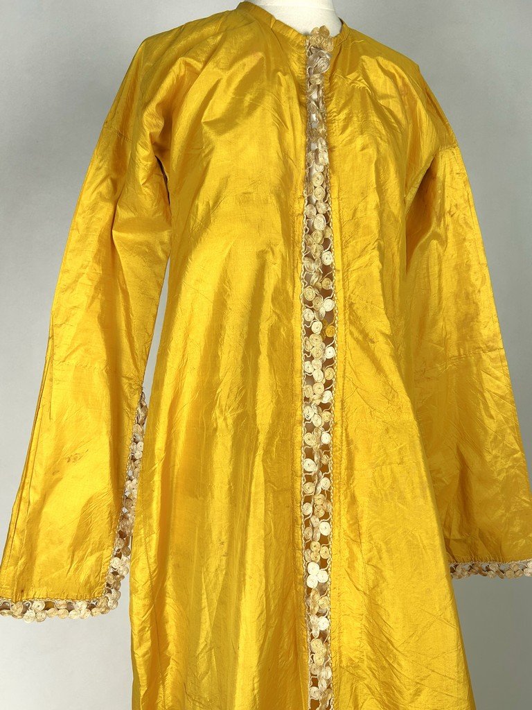 Ceremonial Kaftan Or Entari In Gold-yellow Silk Taffeta - Ottoman Empire 19th C.-photo-2