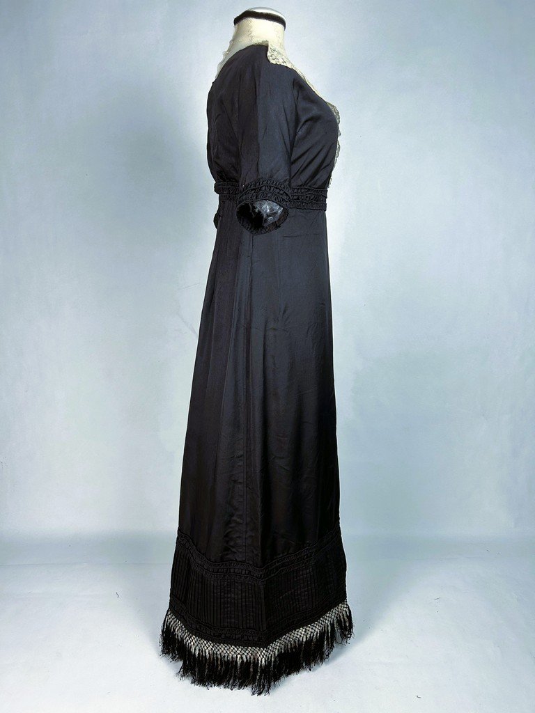 Robe en ottoman de soie noire et dentelle dans le goût de Paul Poiret - France Circa 1910-photo-4