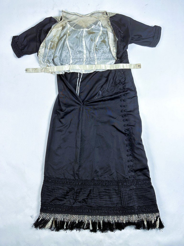 Robe en ottoman de soie noire et dentelle dans le goût de Paul Poiret - France Circa 1910-photo-7