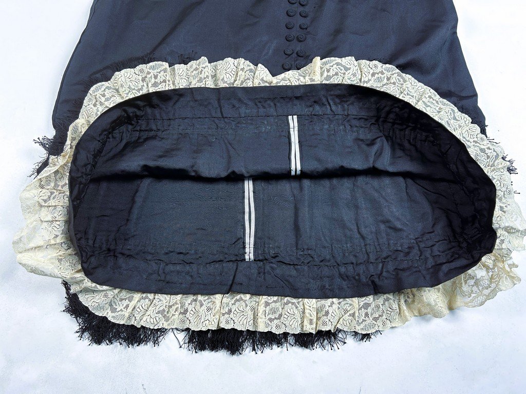 Robe en ottoman de soie noire et dentelle dans le goût de Paul Poiret - France Circa 1910-photo-8