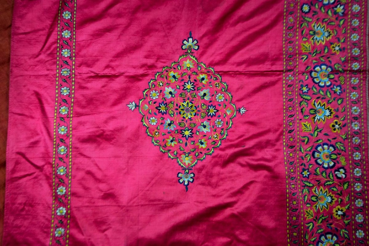 Cantonnière de tente Moghole ou de palais indien en satin brodé -  Indes XIXe siècle-photo-4