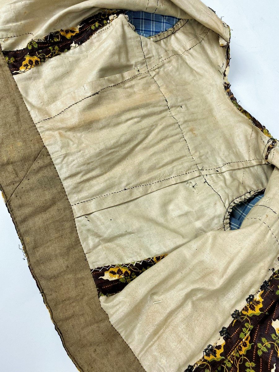 An Alsatian Glazed Indian Caraco Late 18th Century - 19th Century Mounting-photo-1
