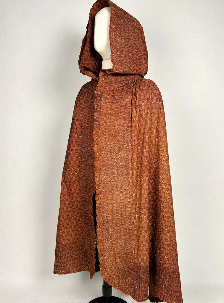 Hooded Cape In Indian Style Or Polish-style Wrap - Provence, Circa 1800–1820