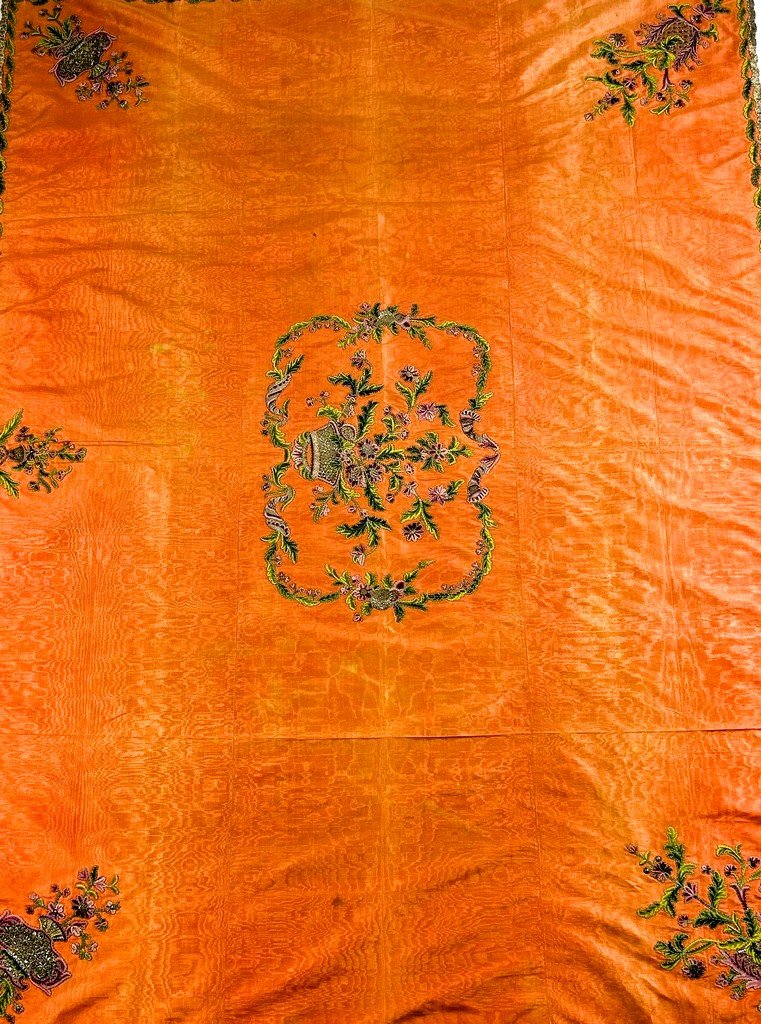 Silk Moiré Tablecloth Embroidered With Silver Thread And Cannetille - France, Early 18th Century -photo-2