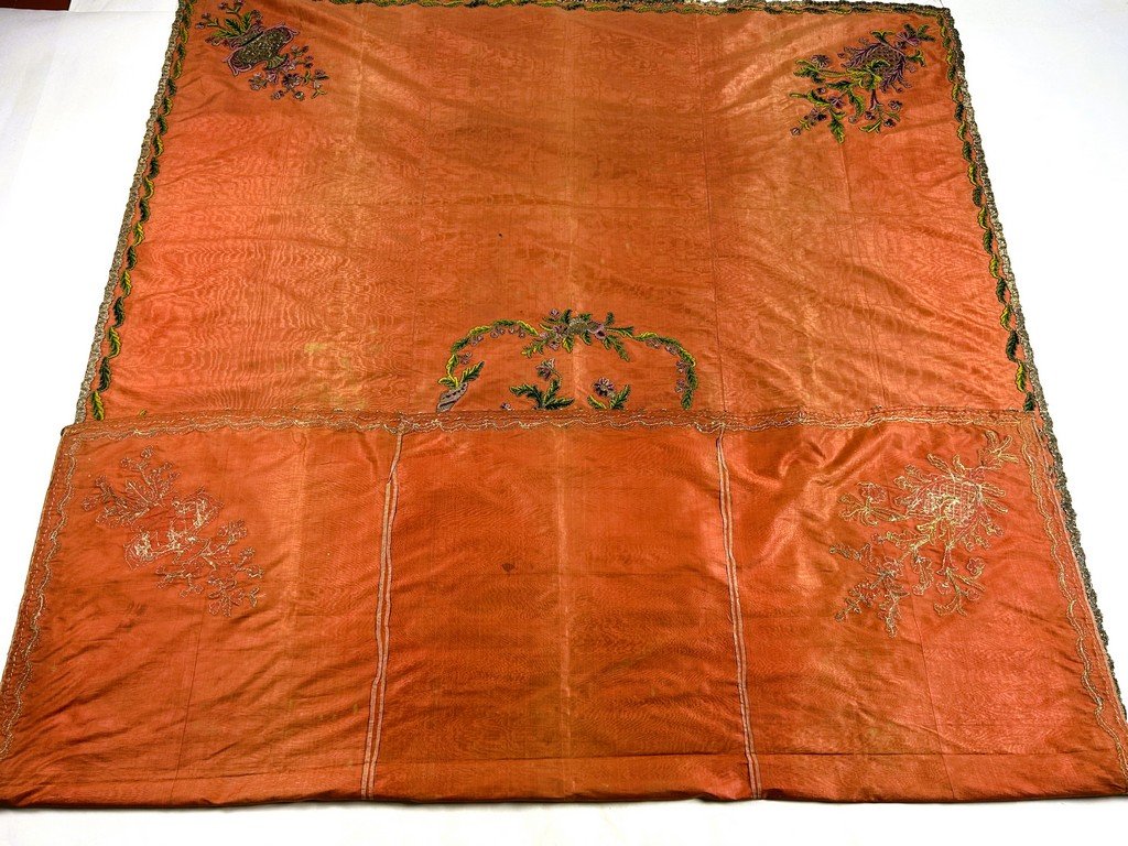 Silk Moiré Tablecloth Embroidered With Silver Thread And Cannetille - France, Early 18th Century -photo-8