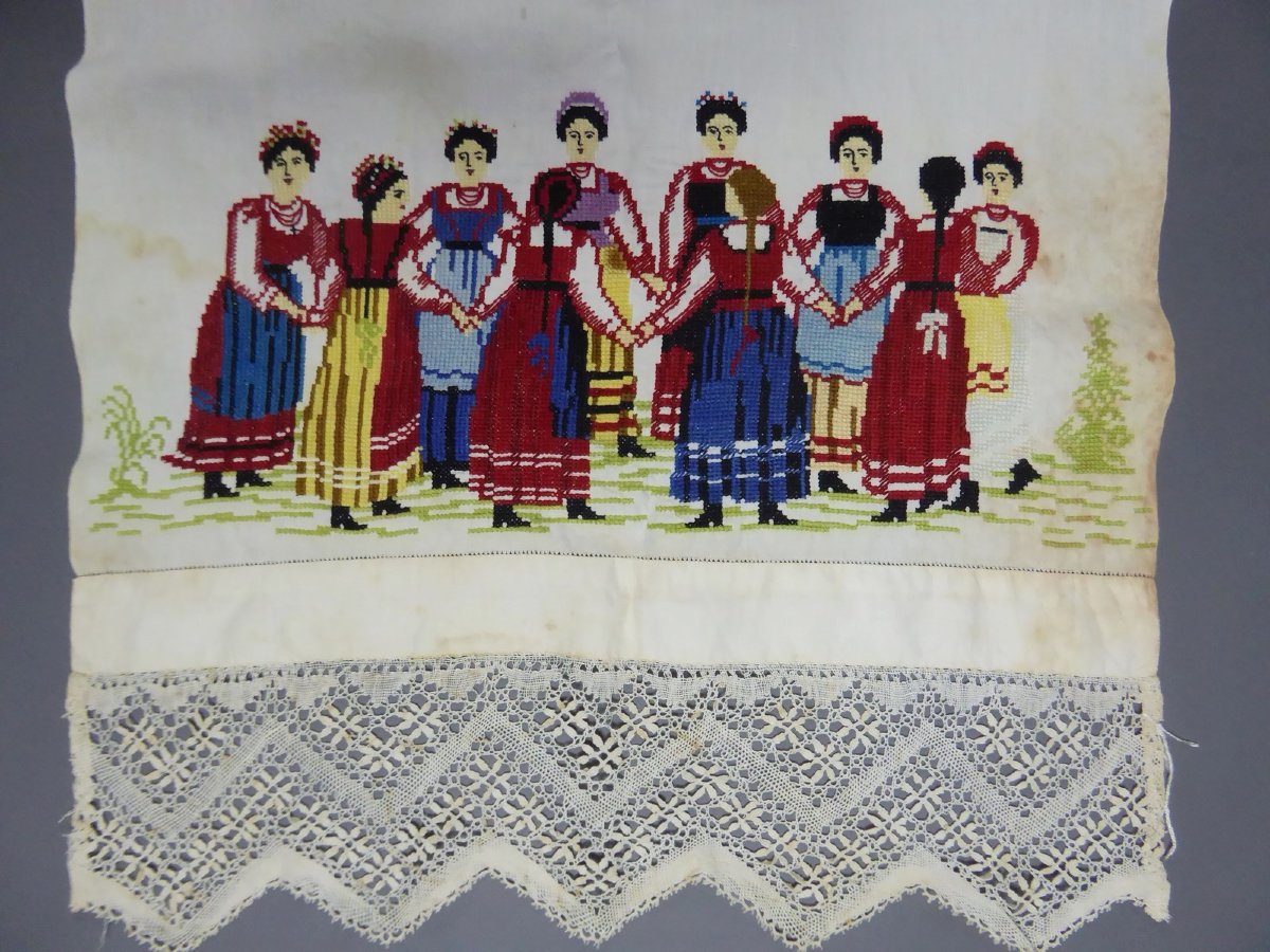 Echarpe de mariage brodée - Russie début XXe siècle