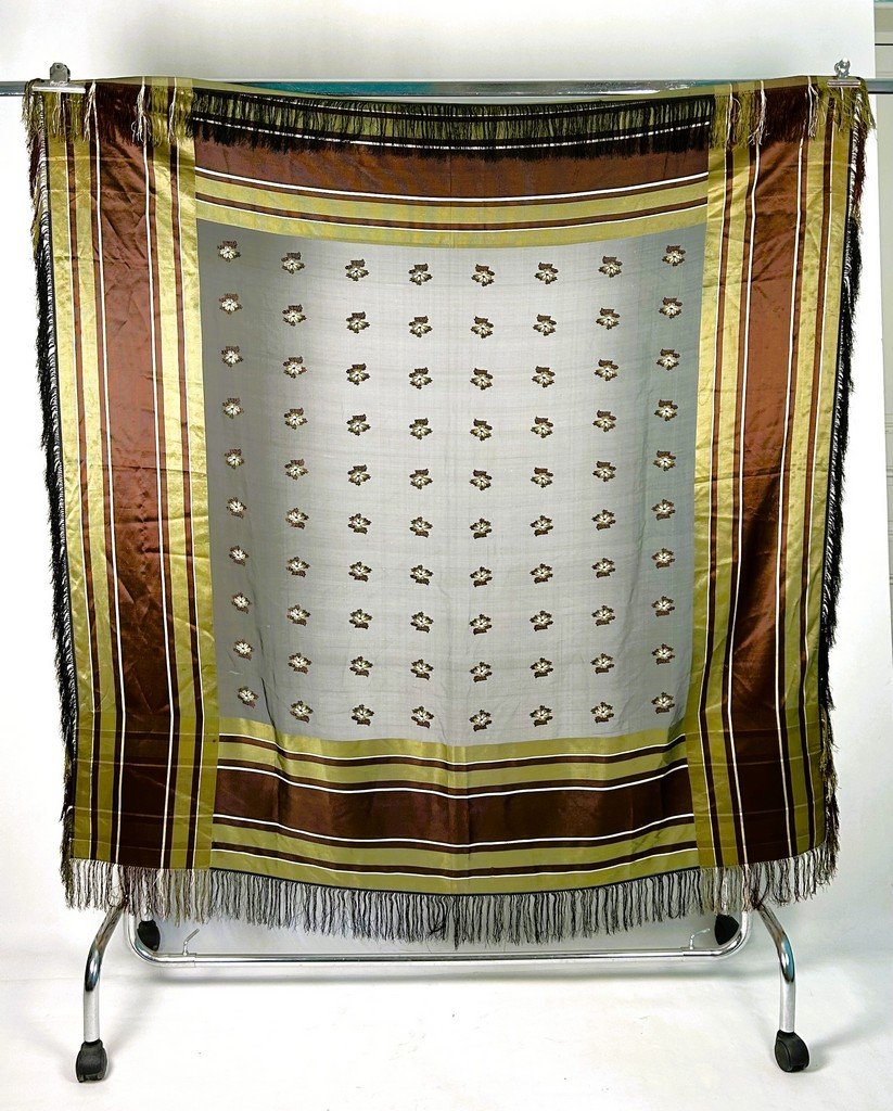 Grenadine Silk Shawl With A Scattered Floral Pattern And Satin Borders - France, Circa 1860-photo-3