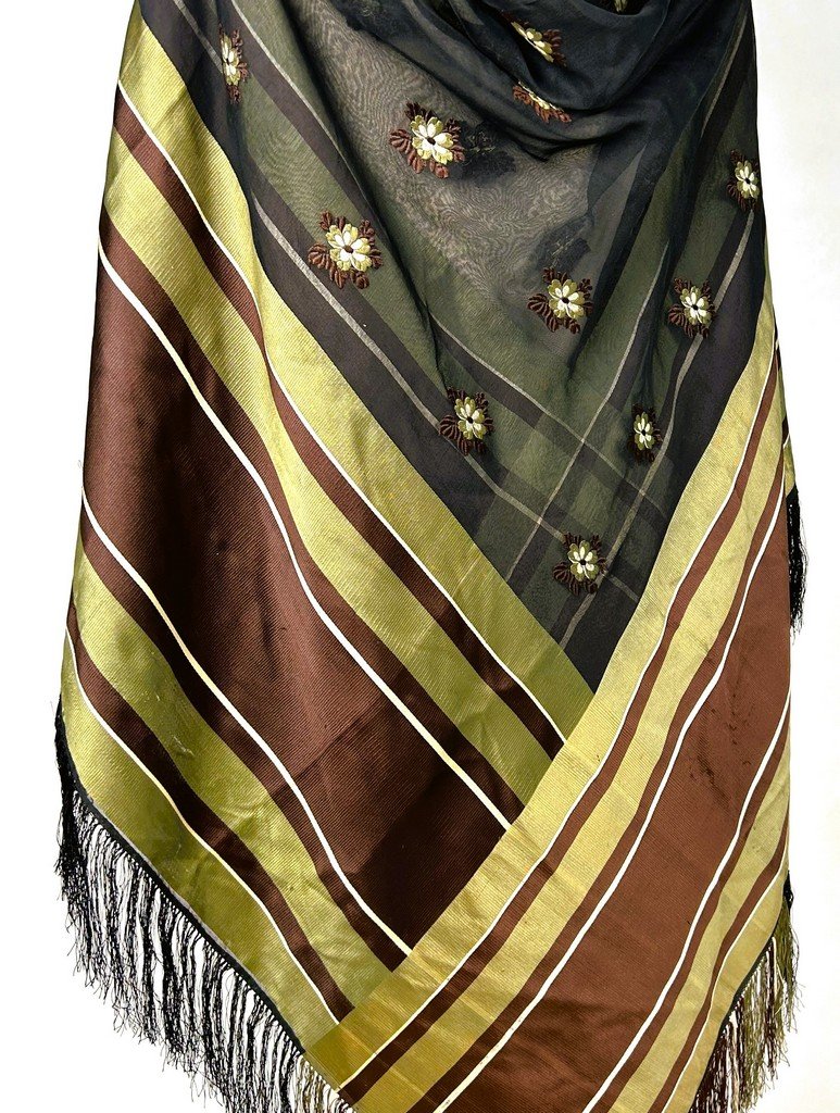 Grenadine Silk Shawl With A Scattered Floral Pattern And Satin Borders - France, Circa 1860