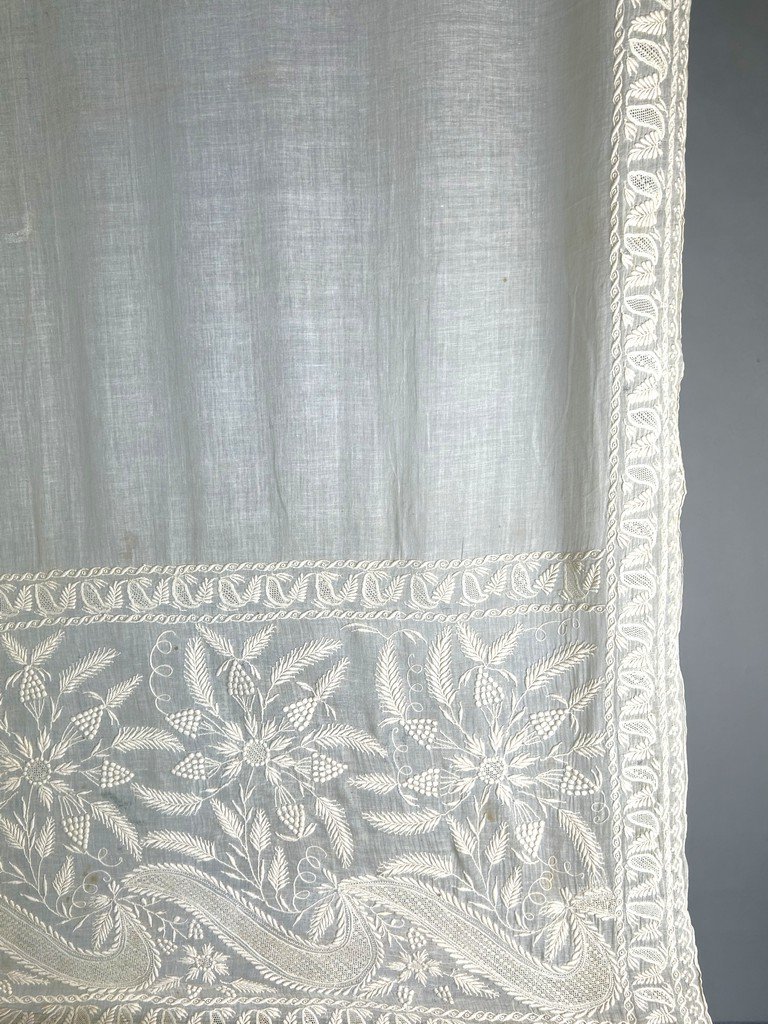 Châle en mousseline brodée dit Chikan Work - Lucknow Indes pour la mode en Europe - début XIXe 
