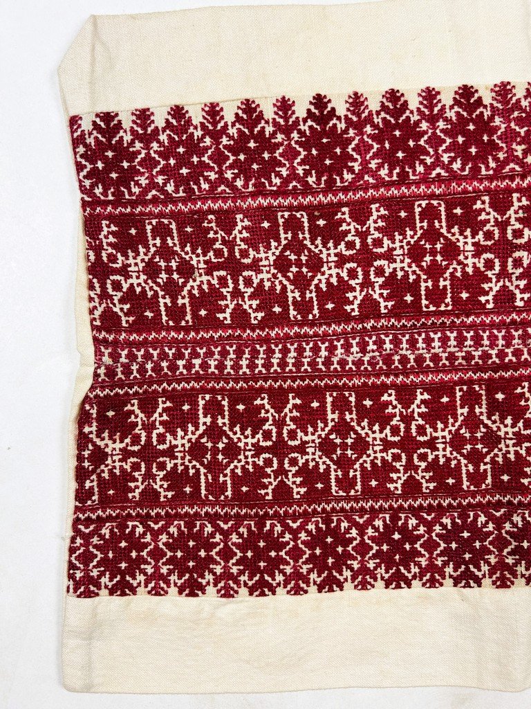 Housse De Coussin en Broderie De Fès rouge cochenille - Maroc Circa 1900-1950-photo-1