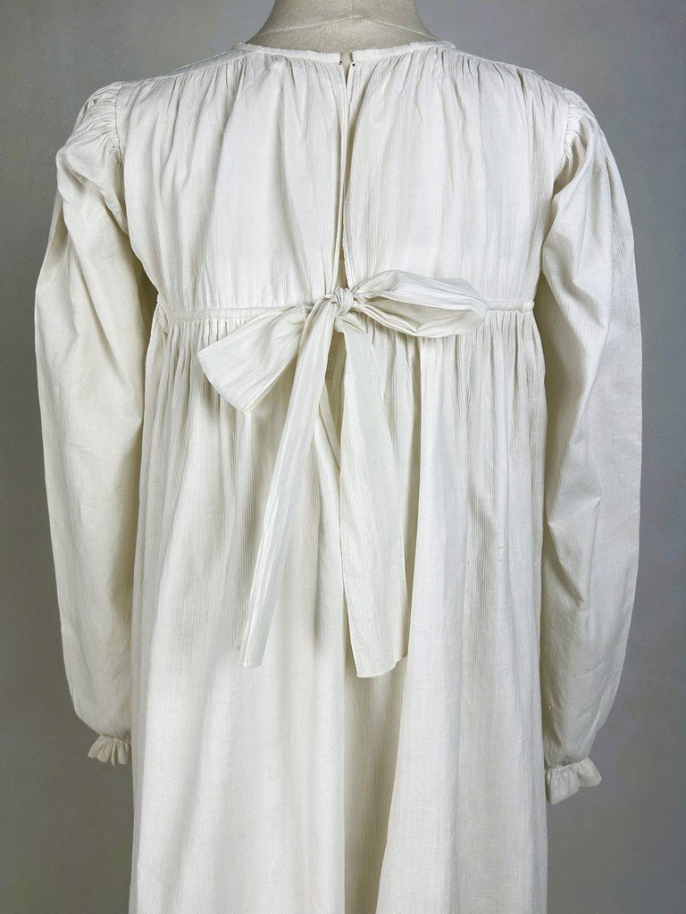 Robe de simplicité pour le jour en basin - France Circa 1795-1804-photo-3