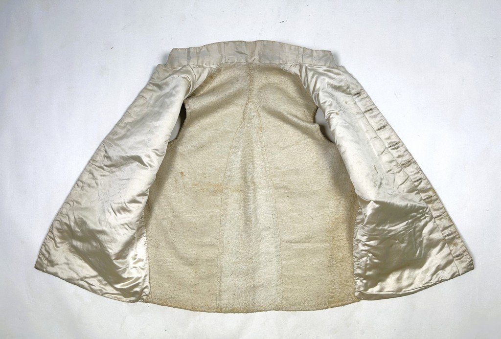 An Elegant Satin Waistcoat Embroidered With Pansies—louis XVI Period, Circa 1785-photo-6