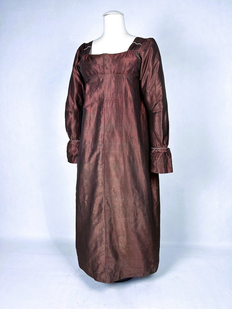 Empire-style Dress In Iridescent Coppery Burgundy Silk Taffeta, With Provenance—england, C. 1810-photo-4