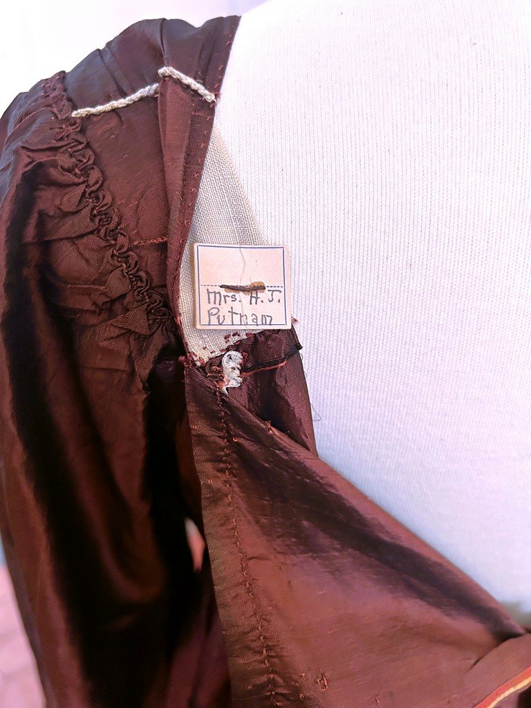 Empire-style Dress In Iridescent Coppery Burgundy Silk Taffeta, With Provenance—england, C. 1810-photo-6