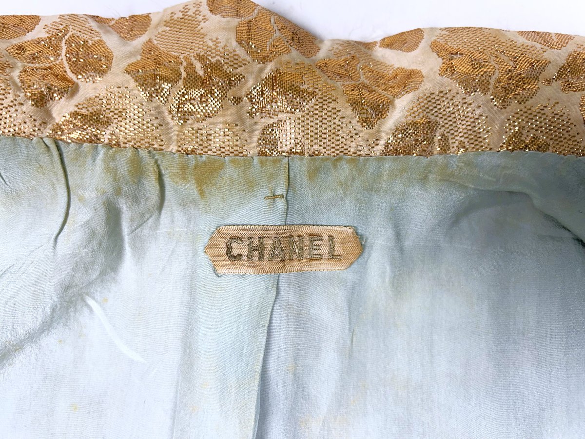 Tailleur-jupe de Gabrielle Chanel HC n°07412 en lamé cloqué or de la maison Bucol - AH 1958-59-photo-4