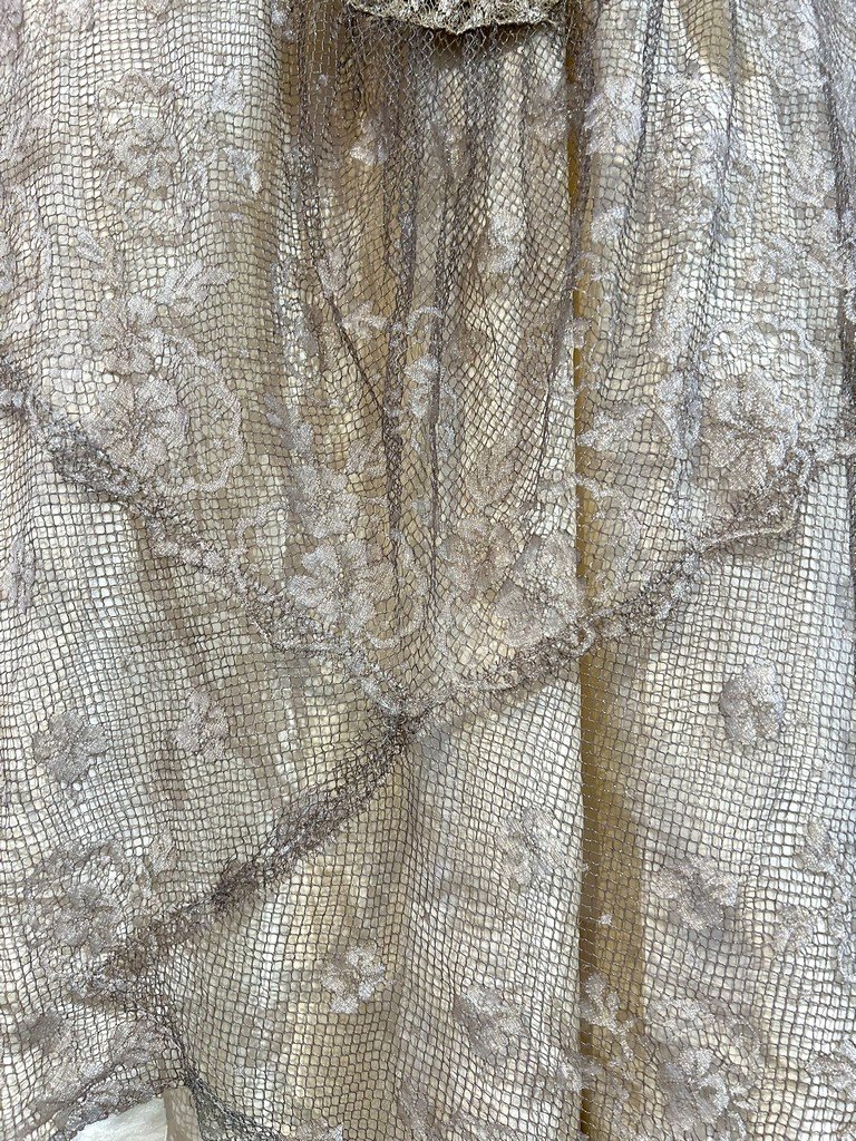 Robe de Style en lamé argent dans le goût de Boué Soeurs – France période Art Déco Circa 1925-photo-2