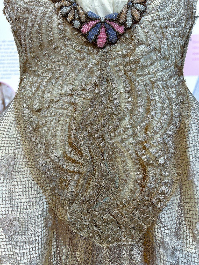 Robe de Style en lamé argent dans le goût de Boué Soeurs – France période Art Déco Circa 1925-photo-3