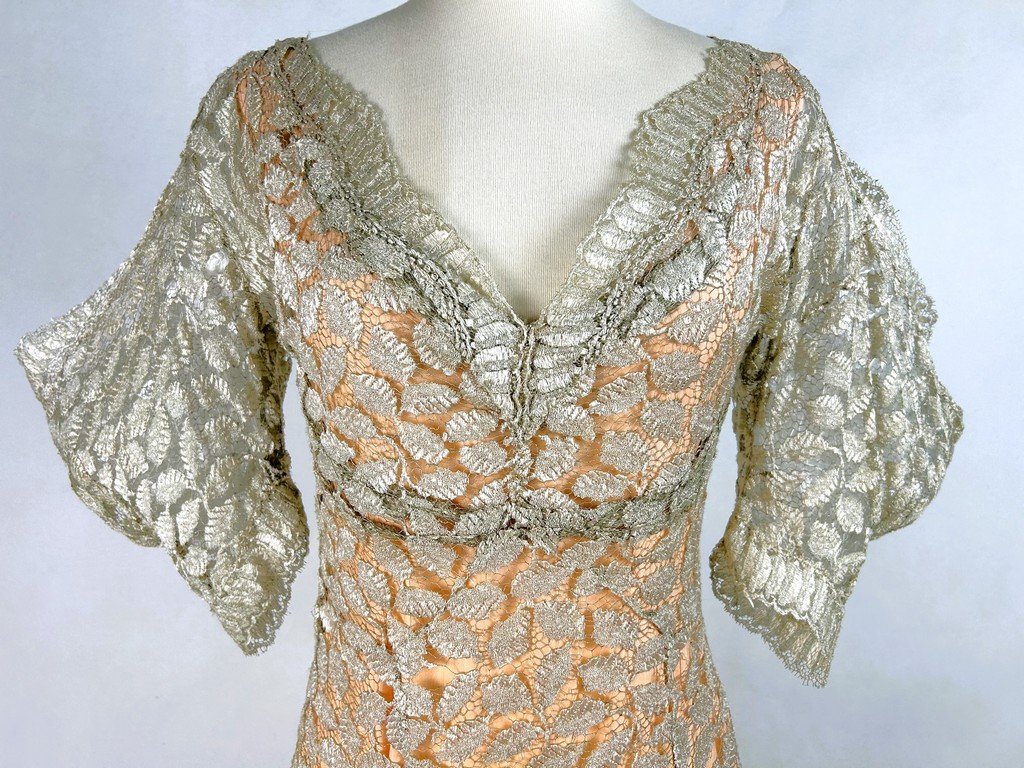 Robe Couture en dentelle Blonde - France Circa 1930-photo-4