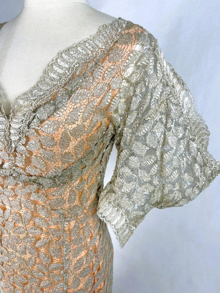Robe Couture en dentelle Blonde - France Circa 1930-photo-1