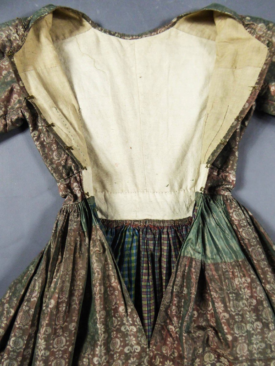 Louis Philippe Dress In Shaped Changing And Indian Silk - France Circa 1845-photo-2