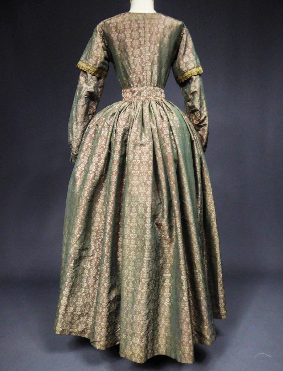 Louis Philippe Dress In Shaped Changing And Indian Silk - France Circa 1845-photo-7