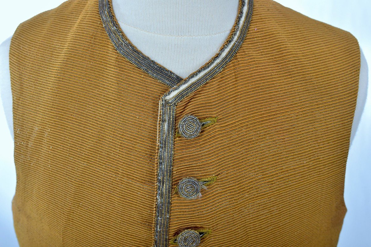 Gilet De Gentilhomme En Faille Française Caca d'Oie Lamé Or - Période Louis XV Circa 1760-photo-3