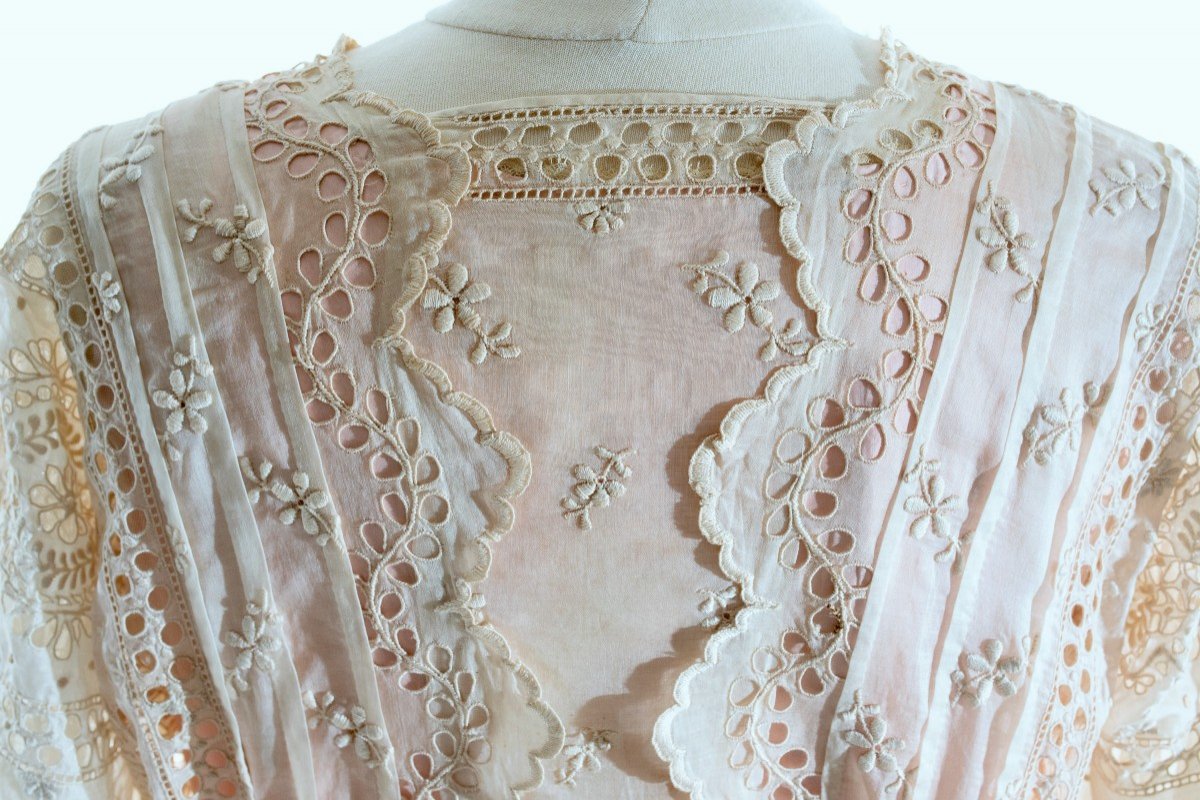 Robe Balnéaire En Broderie Anglaise Et Pongé De Soie - France Circa 1920-photo-6