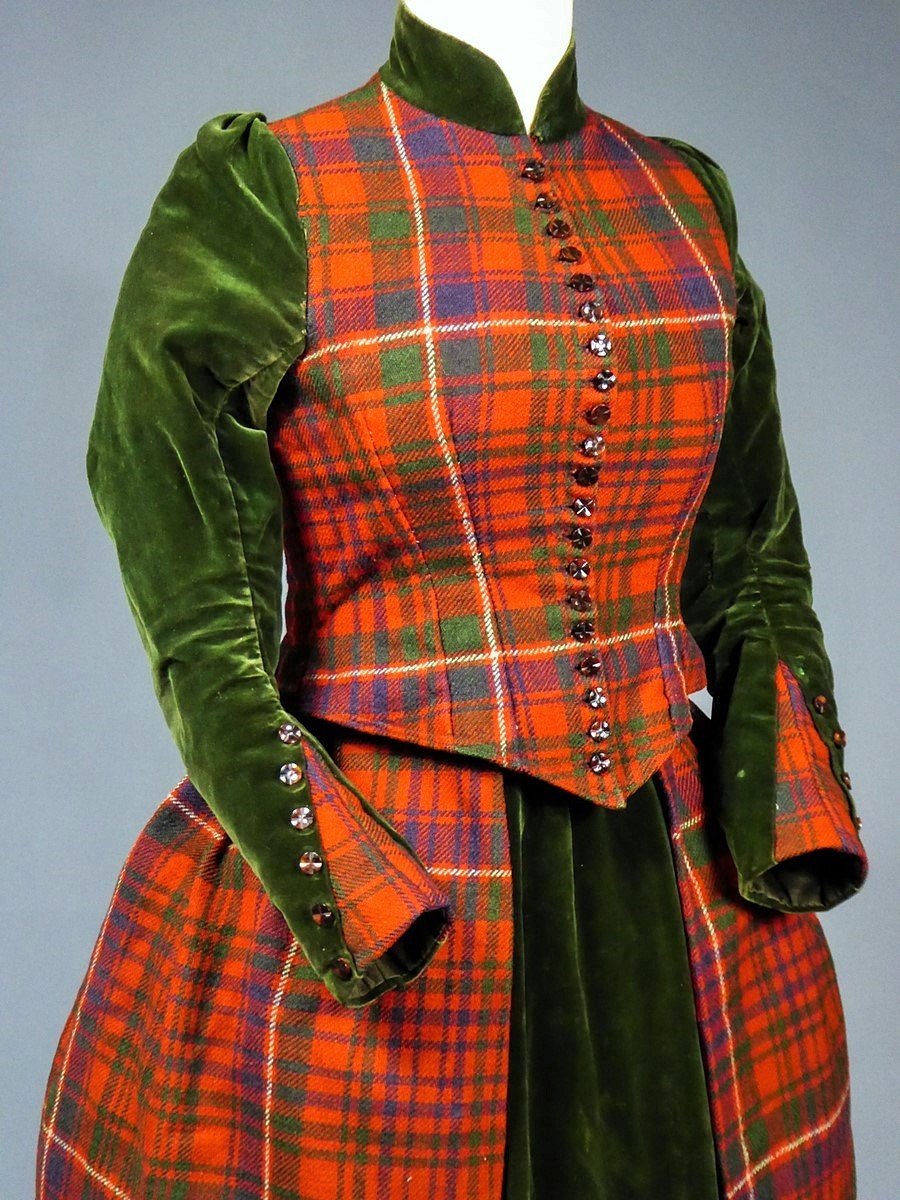 Corsage Et Jupe En Tartan écossais Et Velours Belle Epoque Circa 1890