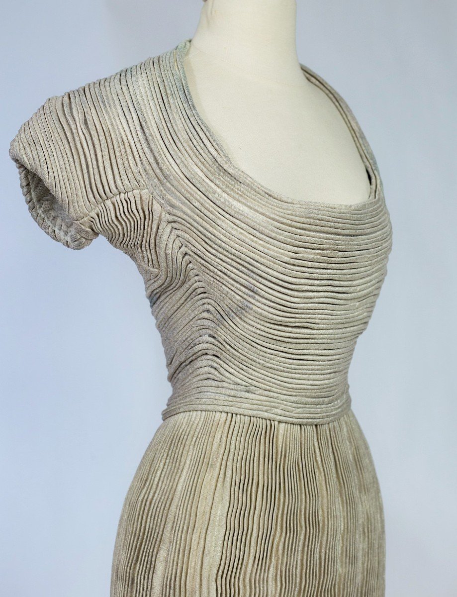 Robe Du Soir En Lamé Argent De Lucile Manguin France Haute Couture Circa 1940