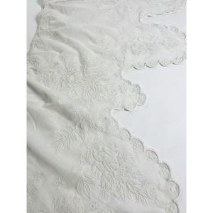 First Cornely Embroidered Muslin Lambrequin - Late 19th Century