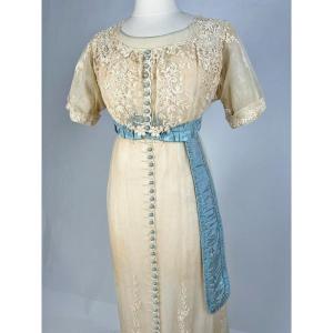 A Neo-classical Dress In Embroidered Cotton Tulle And Sky Blue Taffeta - France Circa 1910