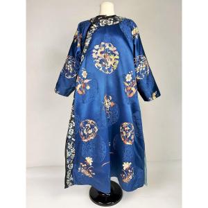 Chuba Or Dignitary's Robe In Embroidered Silk Damask - Tibet Circa 1880-1920