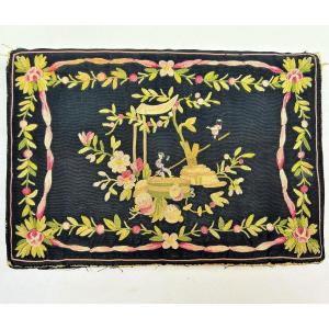 Wallet In Moiré Silk Faille Embroidered With Chinoiserie Designs - France Circa 1780