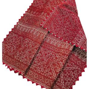 Dessus de coffre en Broderie de Fès et camaieu de rouge cochenille - Maroc Fin XIXe siècle 