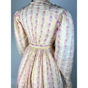 Robe d'été en mousseline imprimée - Angleterre période Regency Circa 1820
