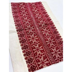 Cushion Cover With Fès Embroidery In Cochineal Red - Morocco, Circa 1900–1950