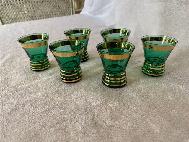 Lot de 6 verres à liqueur ou à eau liserés dorés années 40 hauteur 7 cm contenance 8 cl - France