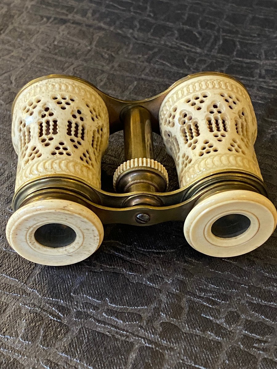 Theater Binoculars In Bone And Golden Brass-photo-3