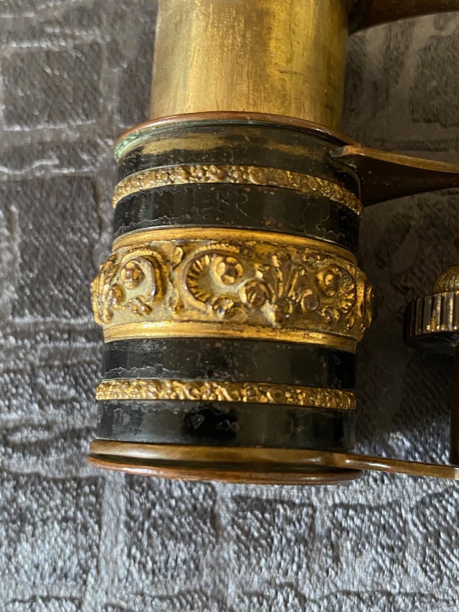 Pair Of Theater Binoculars In Chiseled Brass-photo-1