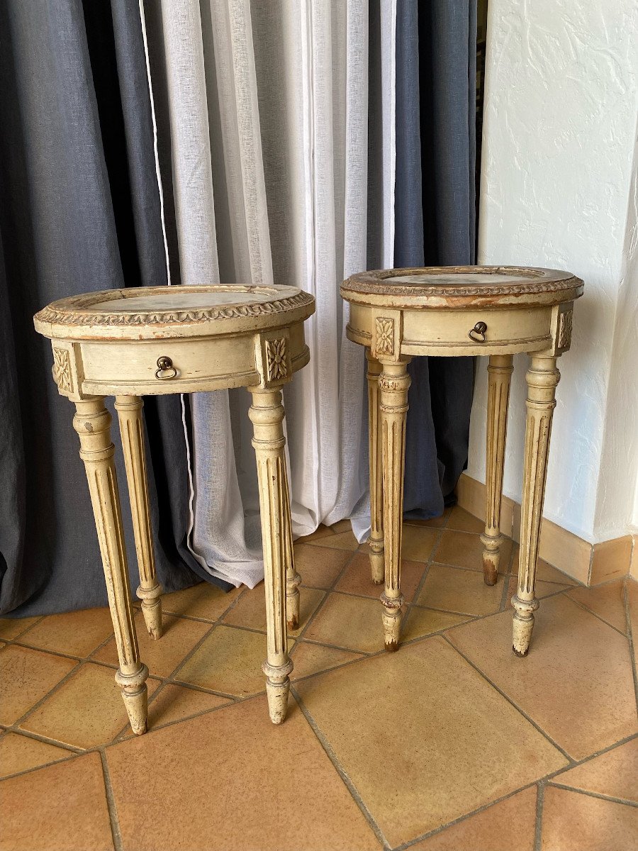 Pair Of Selettes In Painted Wood And Marble Top