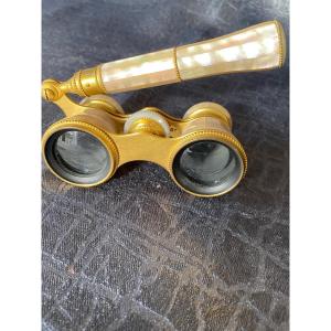 Pair Of Theater Binoculars In Mother-of-pearl And Golden Brass