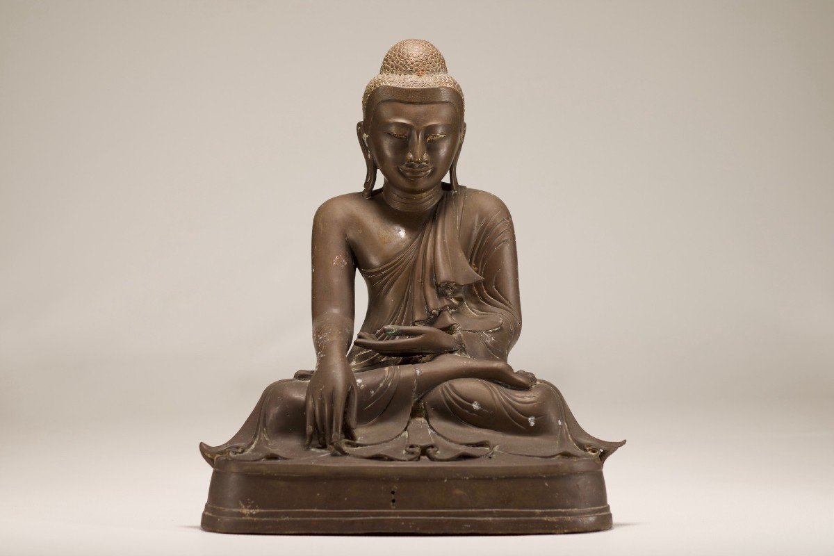 Bouddha assis Shakyamuni En Bronze, Myanmar, Mandalay